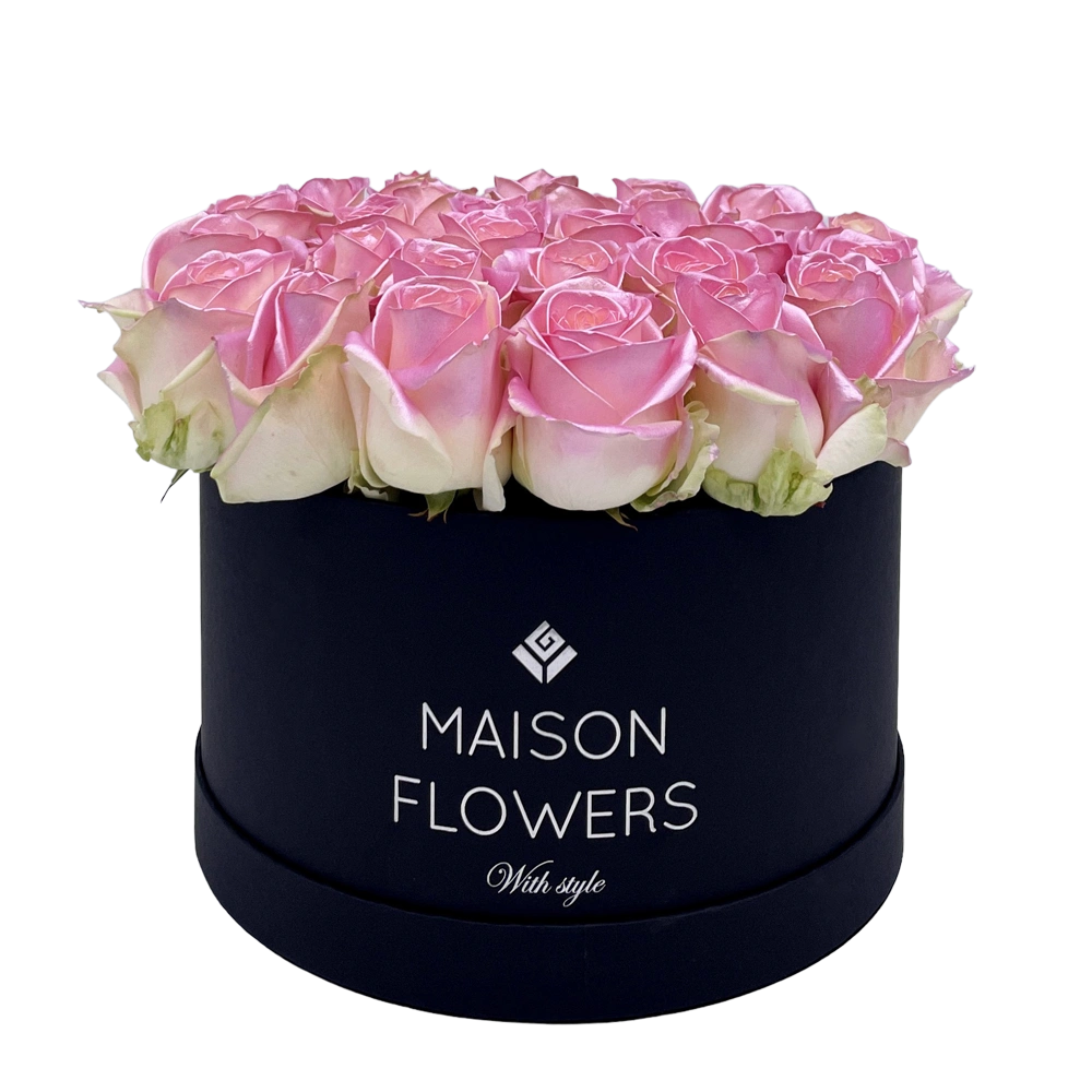 baby pink satin rozen in large round black box bestellen bij maison flowers