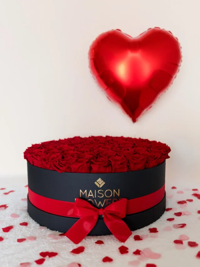 Valentine’s Day is just 1 week away. Time to pick the perfect gift ❤️

#flowerbox #eternityroses #valentinesdaygiftideas #boxedroses #redroses